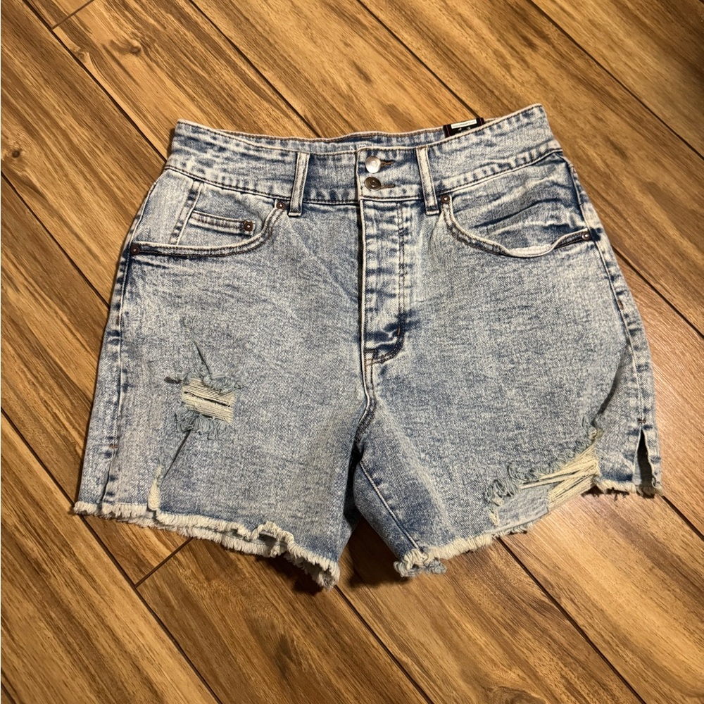 NWT No boundaries brand juniors size 11 distressed jean shorts